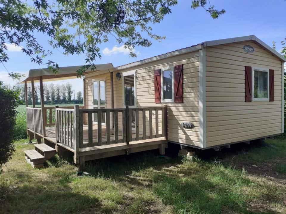 Camping Le Vallage Attigny Ngoại thất bức ảnh
