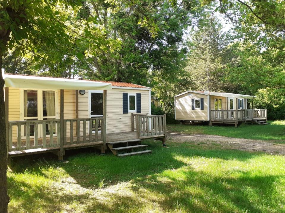 Camping Le Vallage Attigny Ngoại thất bức ảnh